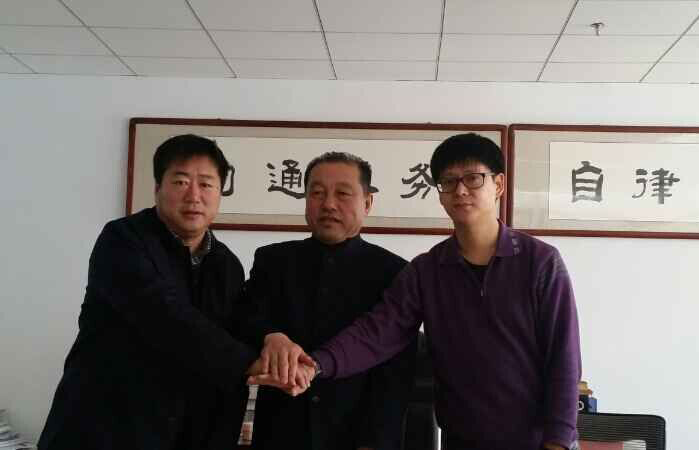 內(nèi)蒙古農(nóng)牧業(yè)產(chǎn)業(yè)化龍頭企業(yè)協(xié)會(huì)與內(nèi)蒙古拉卡拉支付有限公司、內(nèi)蒙古蒙優(yōu)匯電子商務(wù)有限公司簽署三方戰(zhàn)略框架合作協(xié)議——助力內(nèi)蒙古綠色農(nóng)畜產(chǎn)品“走出去”